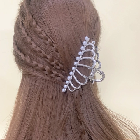 Elegant Metal Hair Claw Clip For Women With Faux Artificial Pearls And Rhinestones Korean INS Style Large Shark Clamp Accessories