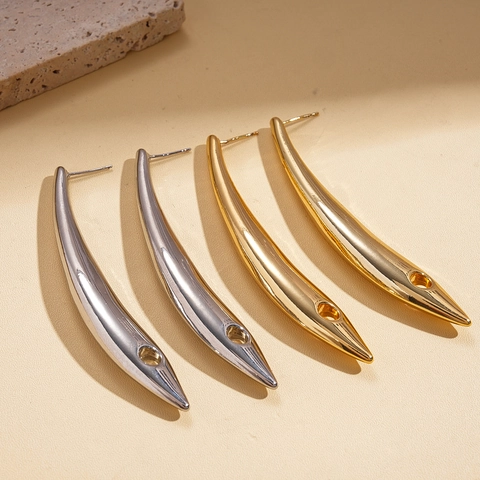 Orecchini A Lobo Geometrici Minimalisti Con Silver Earring Post Placcati Oro 18K Metallo Lucido Per Donne Moda Elegante
