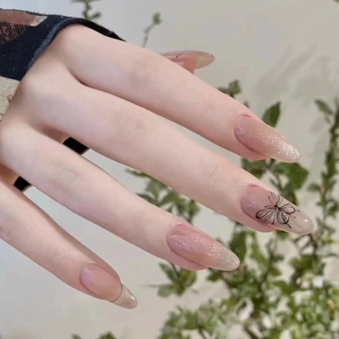 Mid Length Oval Press On Nails Silver Glitter Butterfly Pattern Nude Pink Elegant Artificial Fake Nails For Women