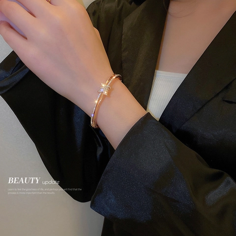 Bracelet Jonc En Alliage Or Rose Pour Femme Avec Nœud En Zircon Strass Style Coréen Bijoux Minimalistes
