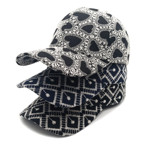 Embroidered Heart Baseball Cap Geometric Pattern Polyester Sunshade Hat Adjustable Buckle Valentine Gift For Men Women