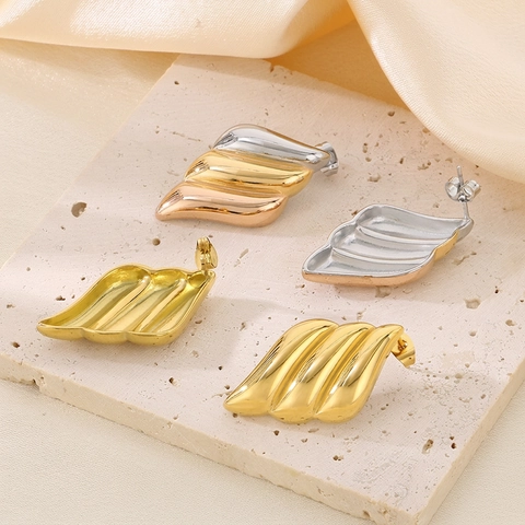 3D Golf Oorknopjes 18K Verguld Roestvrij Staal Vleugels Geribbelde Textuur Stoere Chique Sieraden Voor Dames