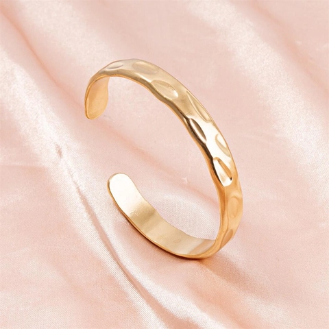 Bracciale Rigido Aperto in Acciaio Inossidabile Martellato per Donna Bracciale Geometrico Irregolare Ondulato Gioielli di Moda