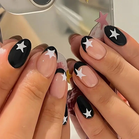 Unghie Finte Press On French Tip Motivo Stelle Oval Corto ABS Lucido Chic Cool Nero Bianco Manicure Per Donne