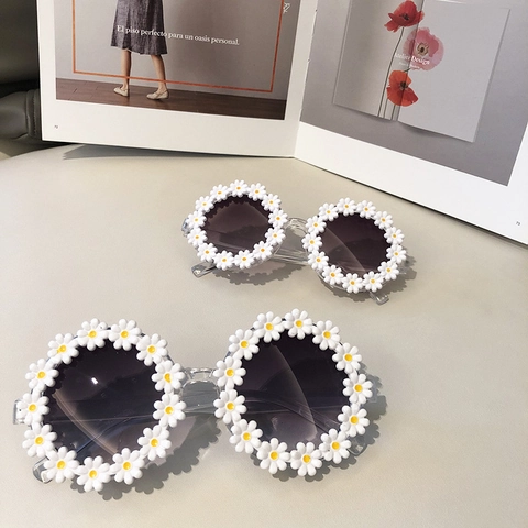 Daisy Flower Round Sunglasses Transparent Frame UV400 Cute Novelty Party Eyewear For Kids Adults