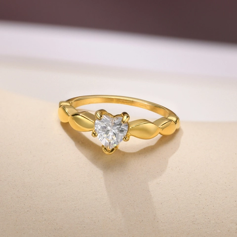 Anillo De Circonita Cúbica En Forma De Corazón Acero Inoxidable Banda Decorativa Accesorio De Moda Para Mujeres
