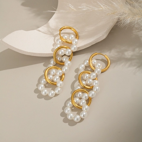 Elegante 18K Vergulde Roestvrijstalen Kunstparel Oorbellen Geometrische In elkaar Grijpende Ringen Waterdicht Dames