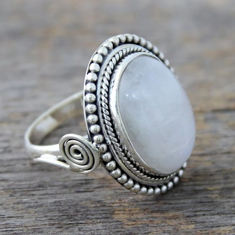 Vintage Böhmischer Ovaler Imitations Mondstein Legierung Ring Für Damen Punk Stil Scrollwork Retro Schmuck