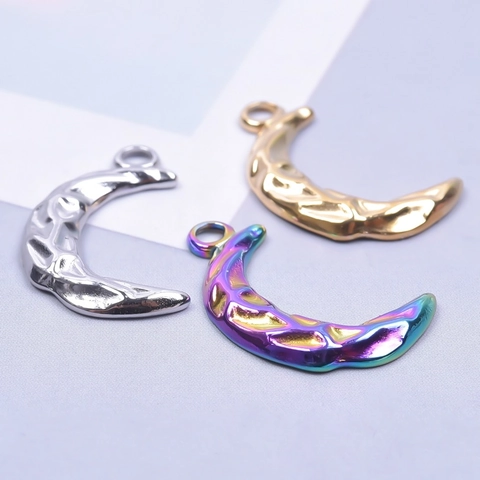 Collana Con Pendente A Mezzaluna Martellata Acciaio Inossidabile Placcato Oro 18K Arcobaleno Gioielli Per Donna