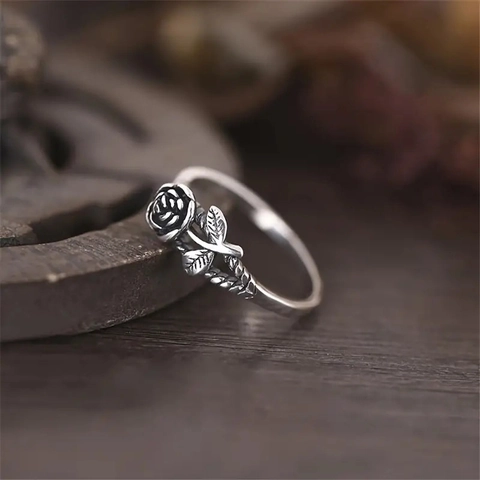 Vintage 3D Rose Flower Ring For Women Retro Zinc Alloy Twisted Band Leaf Detail Antique Style Victorian Jewelry Gift