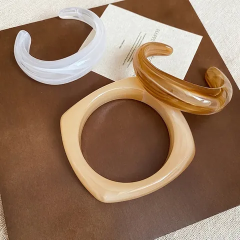 Chunky Armreif Armband Acryl Harz Geometrische C-Förmige Retro Marmor Muster Minimalistischer Mode Schmuck Für Frauen
