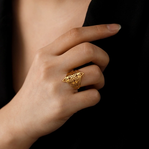 Minimalistischer Edelstahl Hexenknoten Ring Keltisches Dreieck Hohl Geschnitten Doppelschichtig Geometrischer Fingerring Für Damen Schmuck Geschenk