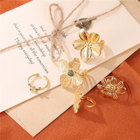 Vintage Übertriebener Edelstahl Blumen Offener Ring Für Damen Gold Vergoldet Nischendesign Vielseitiger Strass Ginkgo Blatt Ring