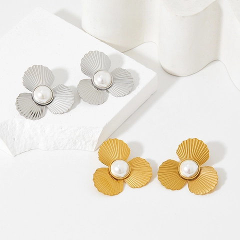 Orecchini a Bottone con Perle a Petalo Vintage Francese in Acciaio Inossidabile a Forma di Fiore con Perla Artificiale