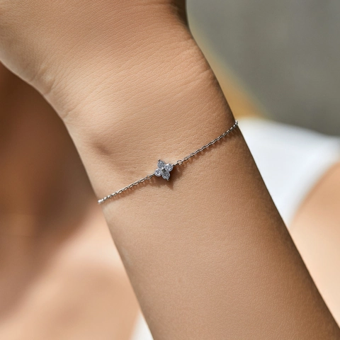 925 Sterling Silber Vierblättriges Kleeblatt Armband Mit Zirkonia Blumenanhänger Verstellbarer Eleganter Schmuck Für Damen