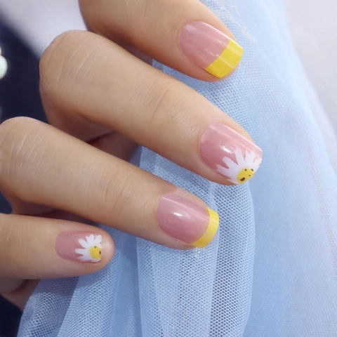 Press On Nails Yellow French Tip White Daisy Flower Translucent Nude Fresh Minimalist Sweet For Women