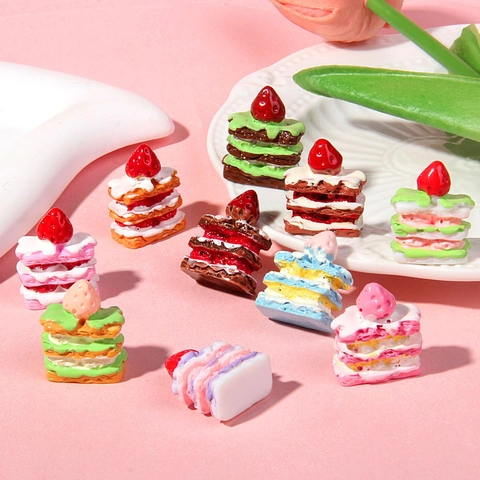 Realistische Miniatur Napoleon Erdbeerkuchen Harz Charms DIY Schmuckherstellung Haarnadel Zubehör Süßes Dessert Essen Spielzeug