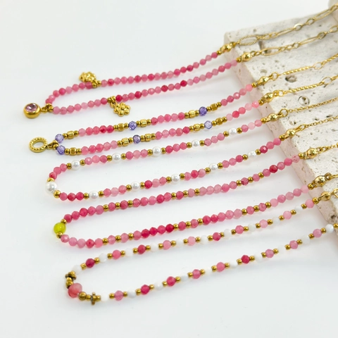 Collar de Abalorios de Piedra Natural de Colores Franceses para Mujer Gargantilla de Acero de Titanio Chapado en Oro de 18K Joyas