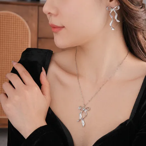Set Di Gioielli Con Collana E Orecchini A Fiocco In Lega Con Perno In Argento Stile Minimalista Per Donna Moda