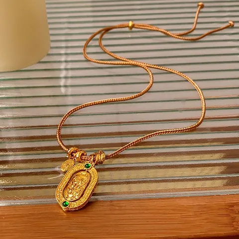 Collar Con Colgante De Nuevo Estilo Chino Cobre Chapado En Oro Ovalado En Relieve Dragón Joyería De Cadena De Cuerda Vintage Para Mujeres