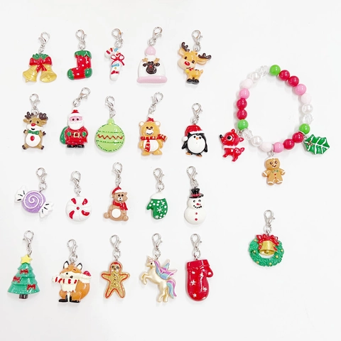 Kerst Bedels Hangers Legering Hars Cartoon Kerstman Rendier Sneeuwpop Met Kreeftsluiting Voor DIY Sieraden Maken