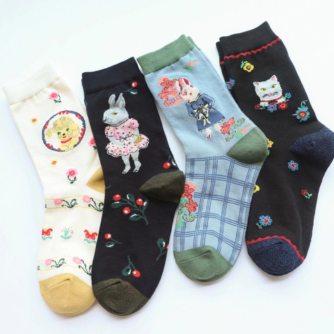 Women Cartoon Animal Cotton Blend Socks Vintage Floral Jacquard Mid-Calf Crew Socks For Women Artistic Casual Fashion Socks