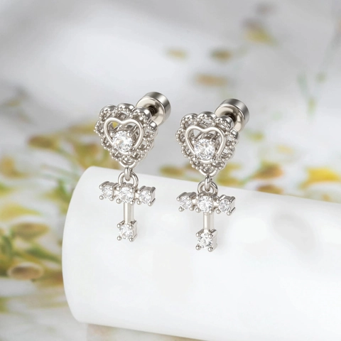 Boucle D'oreille De Perçage De Cartilage En Acier Titane Coeur Croix Zirconium Vis Arrière Helix Stud Bijoux Vintage Pour Femmes