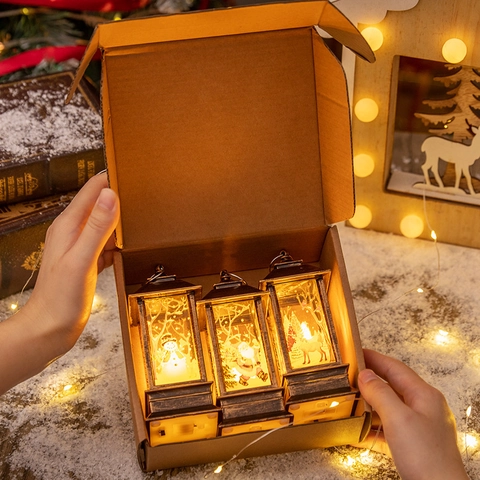 Lanterna Di Natale LED Retrò Bronzo Plastica Ornamento Da Tavolo Babbo Natale Pupazzo Di Neve Alce Angelo Decorazione Sospesa