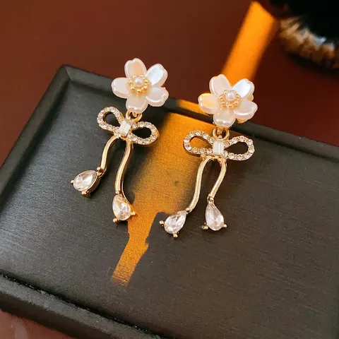 Pendientes Colgantes De Flores Y Lazos Perlas Artificiales Artificiales Aleación Circonita Borla Con Pasador De Plata Joyería Retro Elegante
