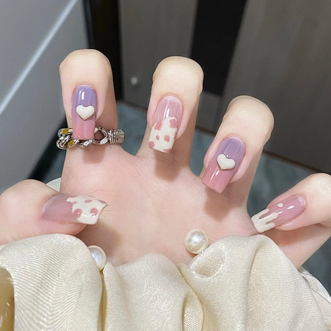 Trapezförmige Künstliche Nägel Pink Lila Farbverlauf Dekorative 3D Herz Muster Kuhdruck Süßer Stil Für Damen