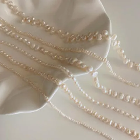 Freshwater Pearl Necklace For Women French Retro Baroque Elegant Minimalist Gold Plated Clavicle Chain Layered Jewelry