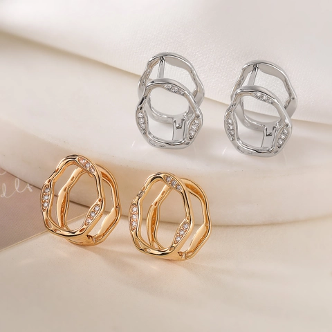 Orecchini A Lobo Geometrici Irregolari Con Micro Incastone Di Zircone Perno In Rame Moda Semplice Design Cavo Per Donna