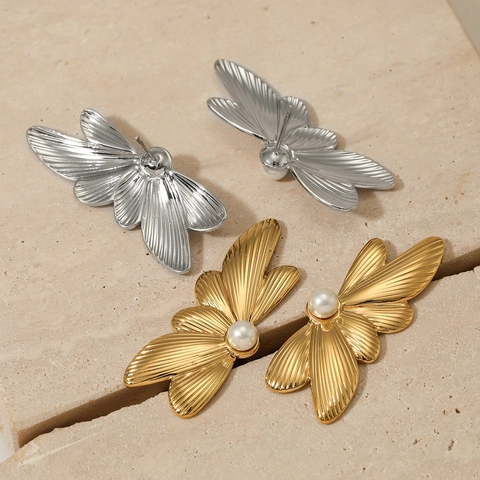 Roestvrijstalen Vlinder Vleugel Oorbellen Met Witte Imitatie Kunstparel Radiale Textuur Elegante Mode Sieraden Dames