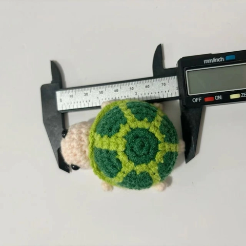 Handgemachte Häkel Schildkröte Positive Puppe Emotionaler Support Geschenk Mini Garn Tier Desktop Ornament Mit Karte