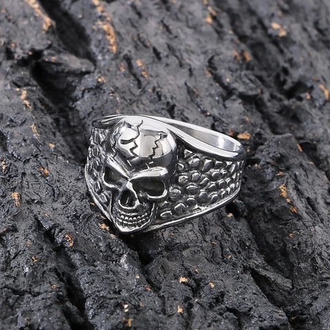 Vintage Punk Skull Ring For Men Stainless Steel Gothic Skeleton 3D Design Textured Band Jewelry Accessory