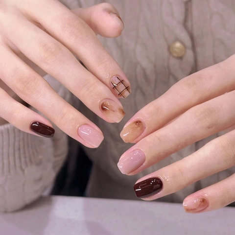 Short Square Press On Nails Japanese Style Pink Brown Marble Smudge Grid Pattern Glossy False Nails For Women