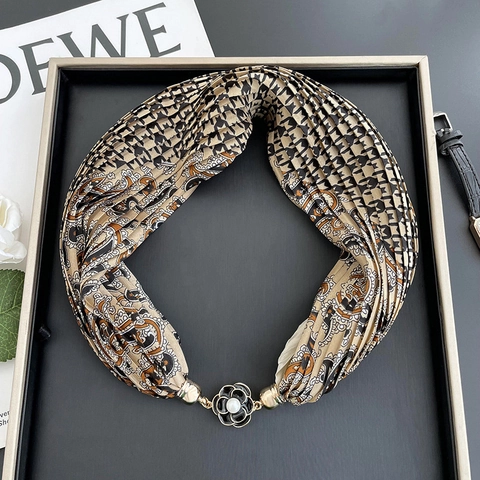Elegante Pañuelo de Cuello de Poliéster Plisado para Mujer Con Hebilla Magnética de Camelia Estampado Leopardo Floral Geométrico