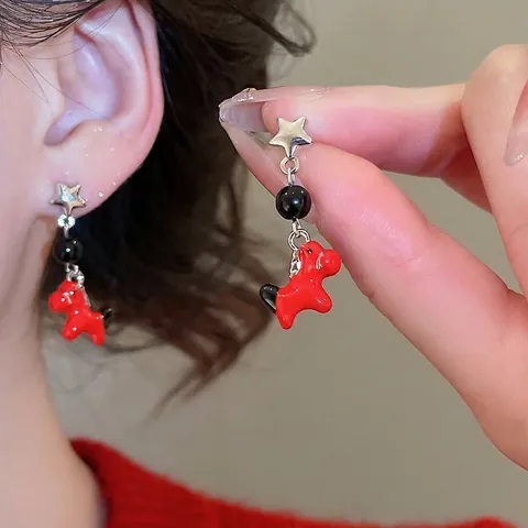 Pendientes Colgantes Caballo Rojo Esmalte Aleación Con Poste Plata Ley 925 Estrella Perla Negra Estilo Retro Mujeres