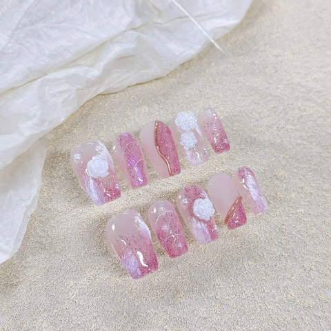 Handgefertigt Französisch Rosa Verlauf Press On Nails Mit Weißen 3D Rose Künstliche Perlen Golddraht Glitzer Elegante Coffin Kunstnägel Damen