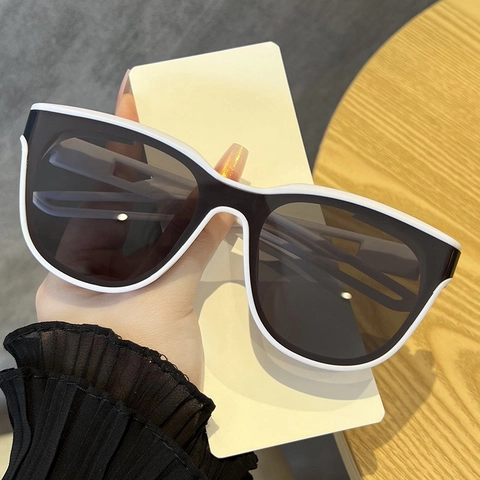 Lunettes De Soleil Pour Femmes Rétro Oversized Branches Ajourées UV400 Mode Protection Solaire Carrées