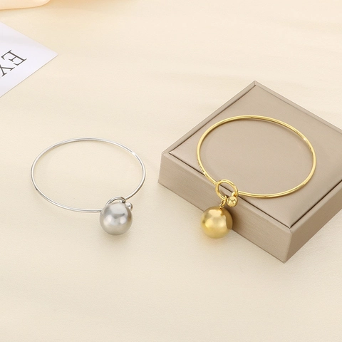 Bracciale Rigido in Acciaio Inossidabile al Titanio Minimalista da Donna Con Ciondolo a Sfera Cava Gioielli alla Moda Regolabili