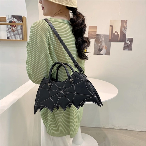 Vleermuisvormige Schoudertas Van PU-leer Met Spinnenwebstiksel Gothische Halloween Crossbodytas Voor Dames