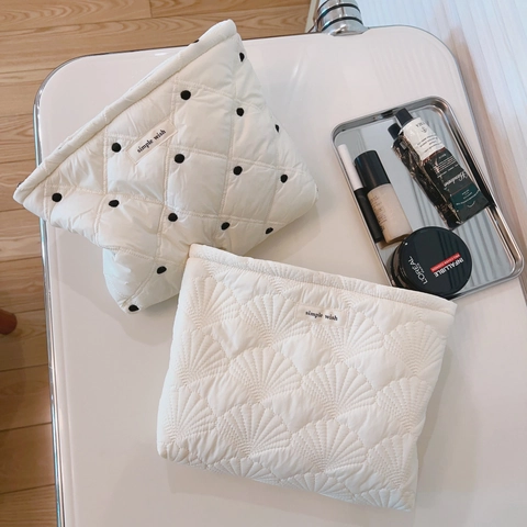 Large Capacity Quilted Cotton Cosmetic Bag Elegant Embroidered Lace Shell Pattern Clutch Travel Handbag Organizer Women