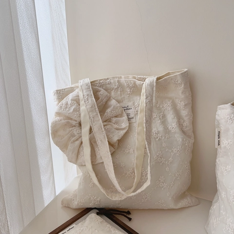 Damen Baumwolle Stickerei Blumen Tote Bag Minimalistisch Beige Canvas Achseltasche Handtasche Kleine Tasche Haargummi