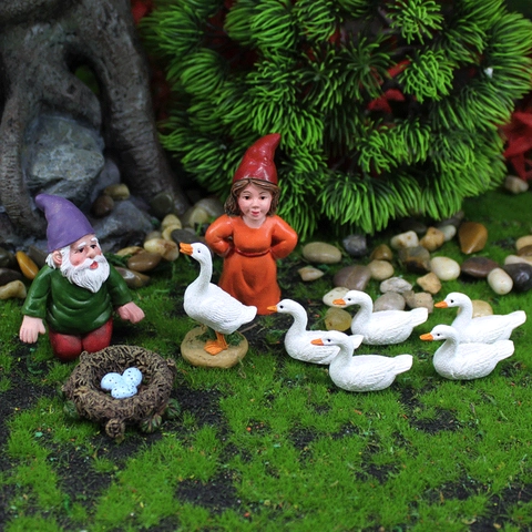 Miniature Garden Gnome Statue Set Resin Fairytale Dwarf Figurines With Ducks Bird Nest Hand-Painted Outdoor Garden Ornaments
