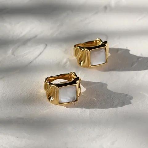 Retro Baroque Wide Band Ring Stainless Steel 18K Gold Plated Square Mother Of Artificial Pearl Inlay Wave Texture For Women