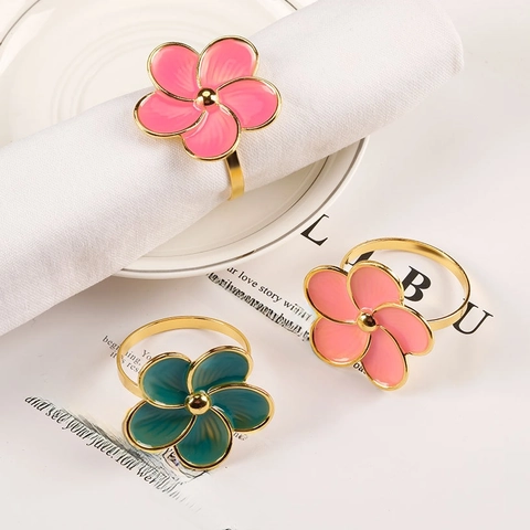 Enamel Flower Napkin Rings Alloy Floral Napkin Buckles Gold Trim For Wedding Banquet Hotel Party Table Decor Elegant