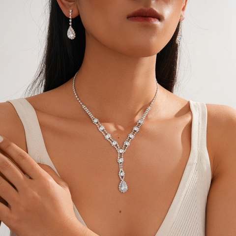 Set Collana E Orecchini In Lega Con Strass Ciondolo Goccia D'acqua Pera Forma Y Matrimonio Festa Elegante Lusso Retro Per Donne