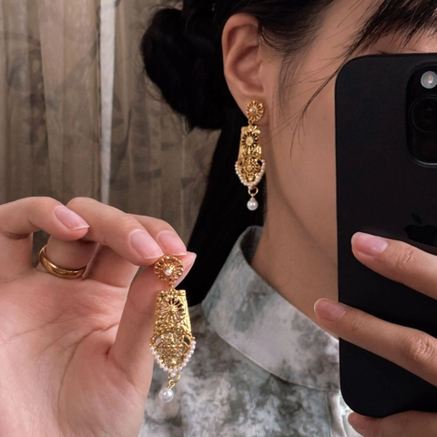 Vintage Palace Hollow Out Geometric Drop Earrings With Faux Artificial Pearl And Silver Earring Post Elegant Jewelry For Women