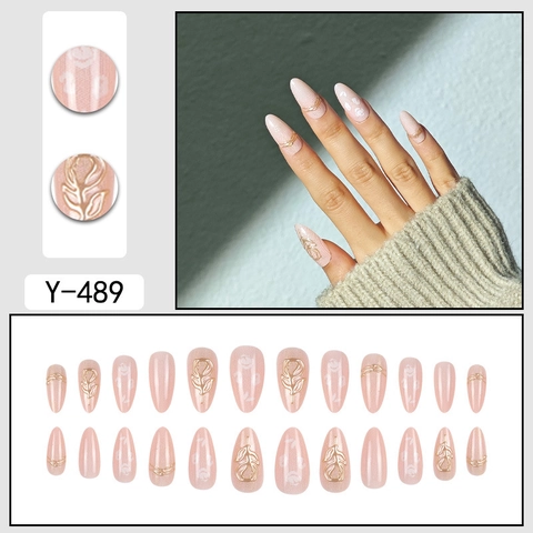 Uñas Postizas De Almendra Larga Rosa Nude Con Relieve De Hoja De Oro Y Textura De Encaje Blanco Manicura Elegante